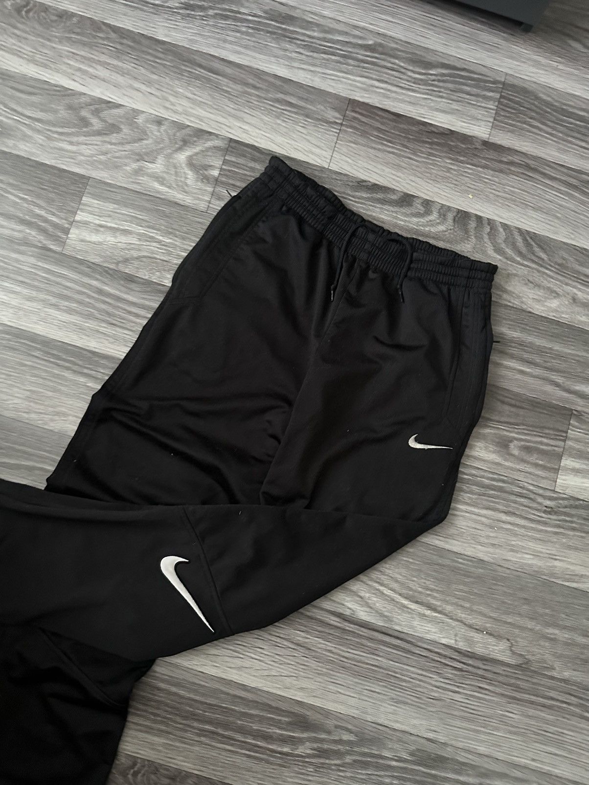 Nike Nike Vintage Black Baggy y2k Jogger Sweetpants Big Swoosh Size US 32 / EU 48 - 2 Thumbnail