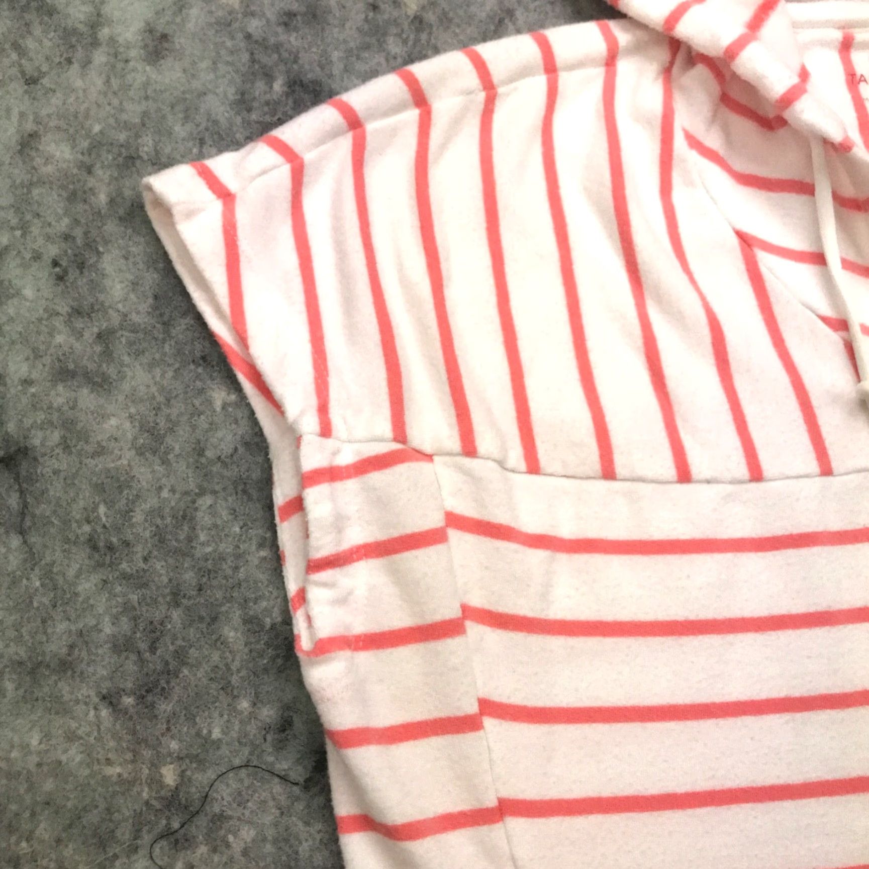 Talbots Talbots Womens Hoodie Small Peach Striped Sleeveless Sweatshirt Hooded Pockets V-Neck Casual Fall Winter Pink Sweatshirt Ladies (S) Size S / US 4 / IT 40 - 4 Thumbnail