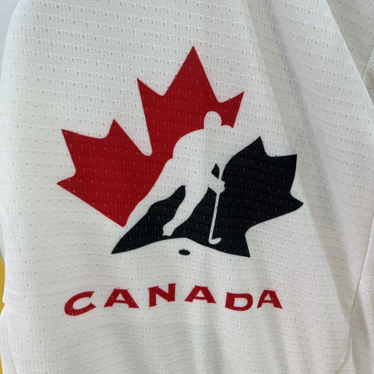 NHL × Nike × Vintage BNWT Vintage Canada 1998 Home Bauer Hockey Jersey Size US L / EU 52-54 / 3 - 5 Thumbnail