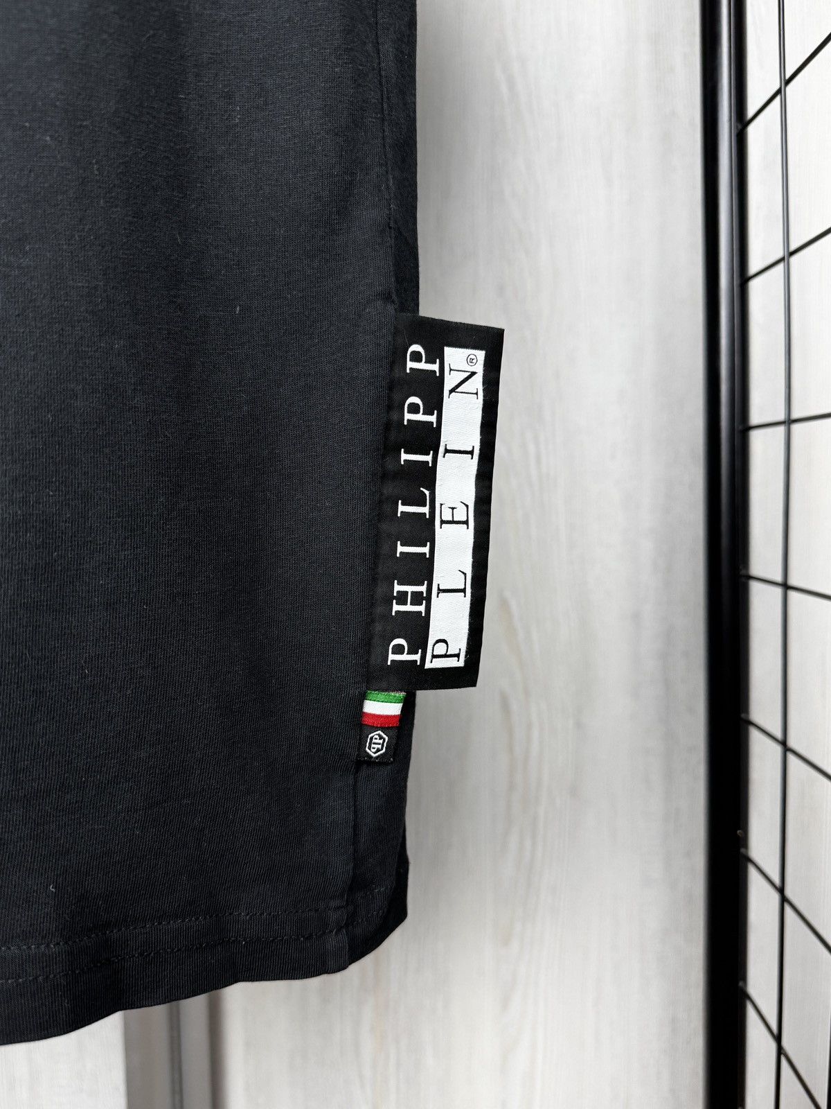 Philipp Plein Philipp Plein Platinum Cut Tape Logo Homme Black Tee Size US L / EU 52-54 / 3 - 4 Thumbnail