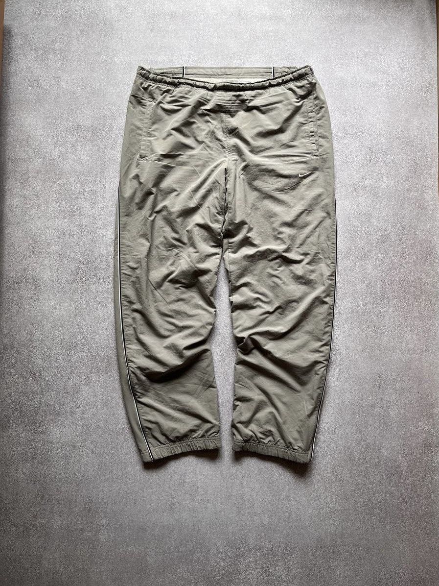 Nike × Vintage Vintage Nike Baggy Nylon Trackpants Y2K XL Size US 36 / EU 52 - 1 Thumbnail