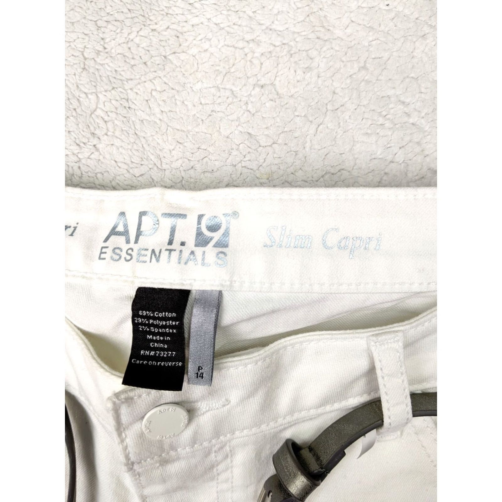 Apt. 9 Apt 9 Slim Capri Womens 14P White Beige Fade Jean Mid Rise Belt Capri Jeans Womens 14P Mens? Size 36" / US 14 / IT 50 - 4 Thumbnail