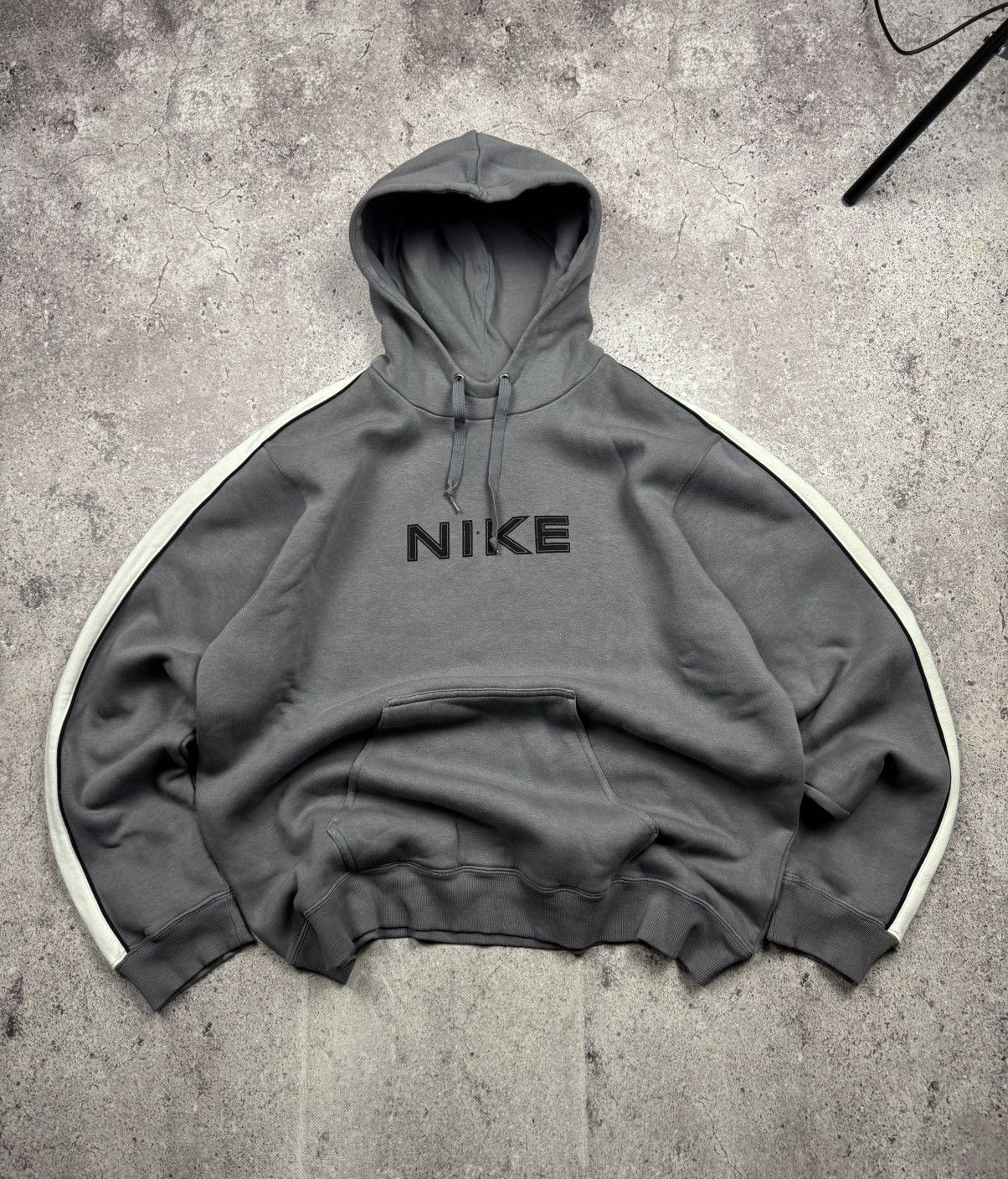 Nike Vintage Nike Big Spellout Logo Hoodie Y2K Drill Japanesse Size US L / EU 52-54 / 3 - 2 Thumbnail