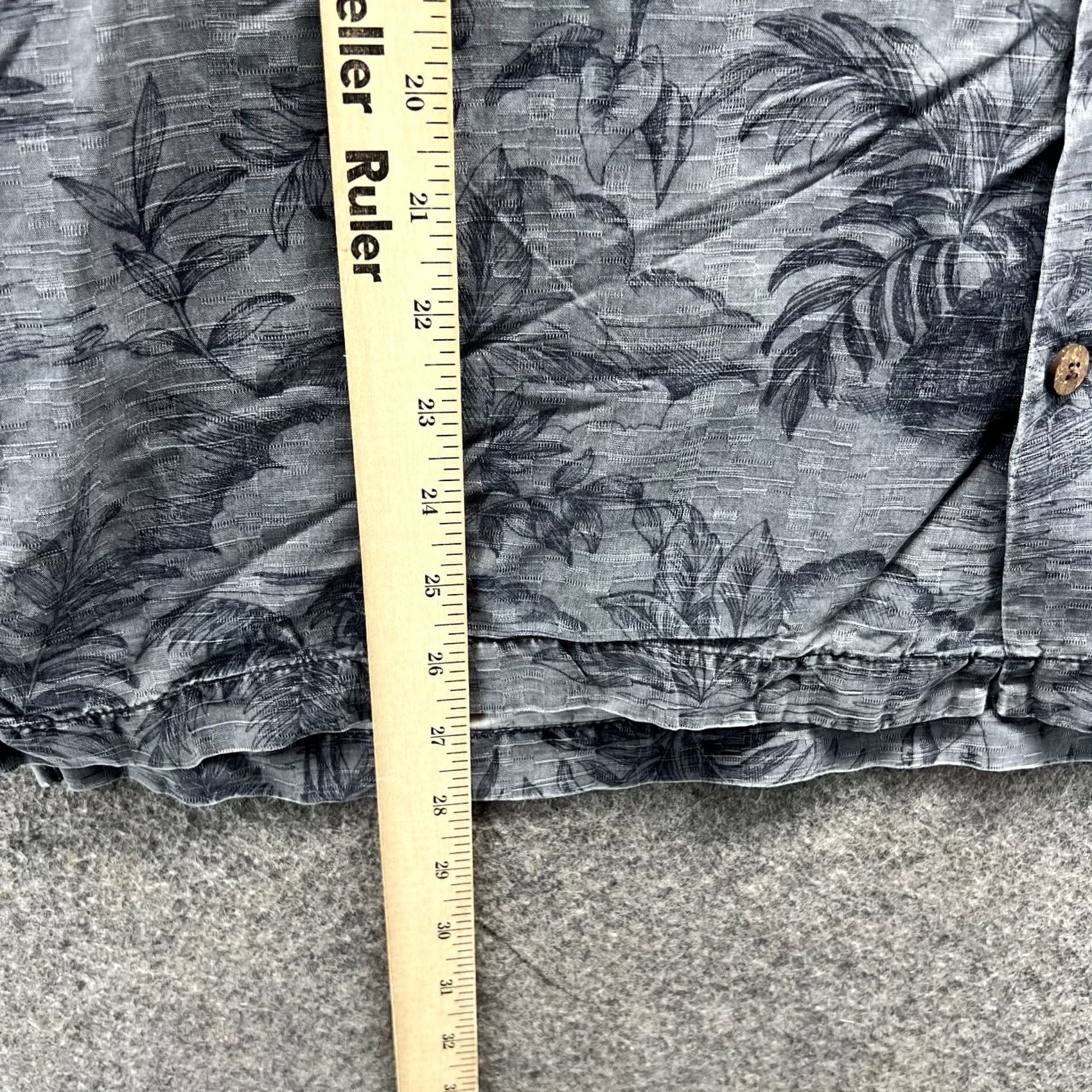 Tommy Bahama VINTAGE Tommy Bahama Shirt Men Medium Gray Button-Down Silk Hawaiian Turtle Print Floral Size US M / EU 48-50 / 2 - 4 Thumbnail