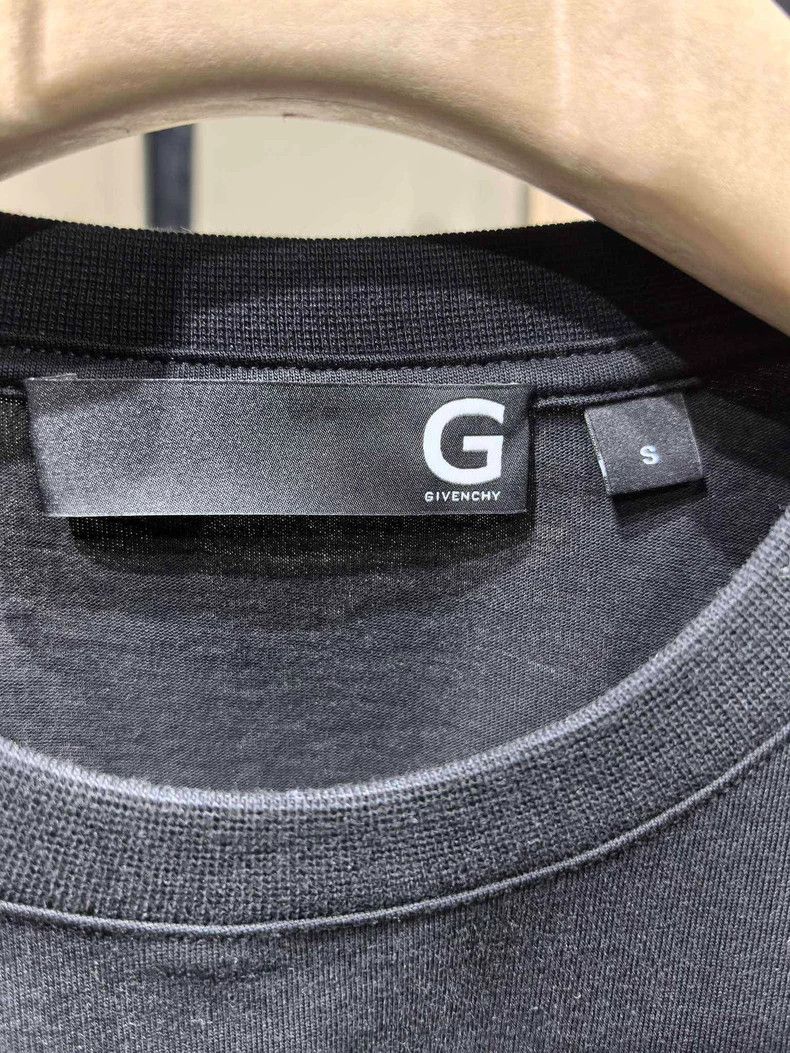 Givenchy Givenchy New arrival slant pocket round neck T-shirt short Size US S / EU 44-46 / 1 - 5 Thumbnail