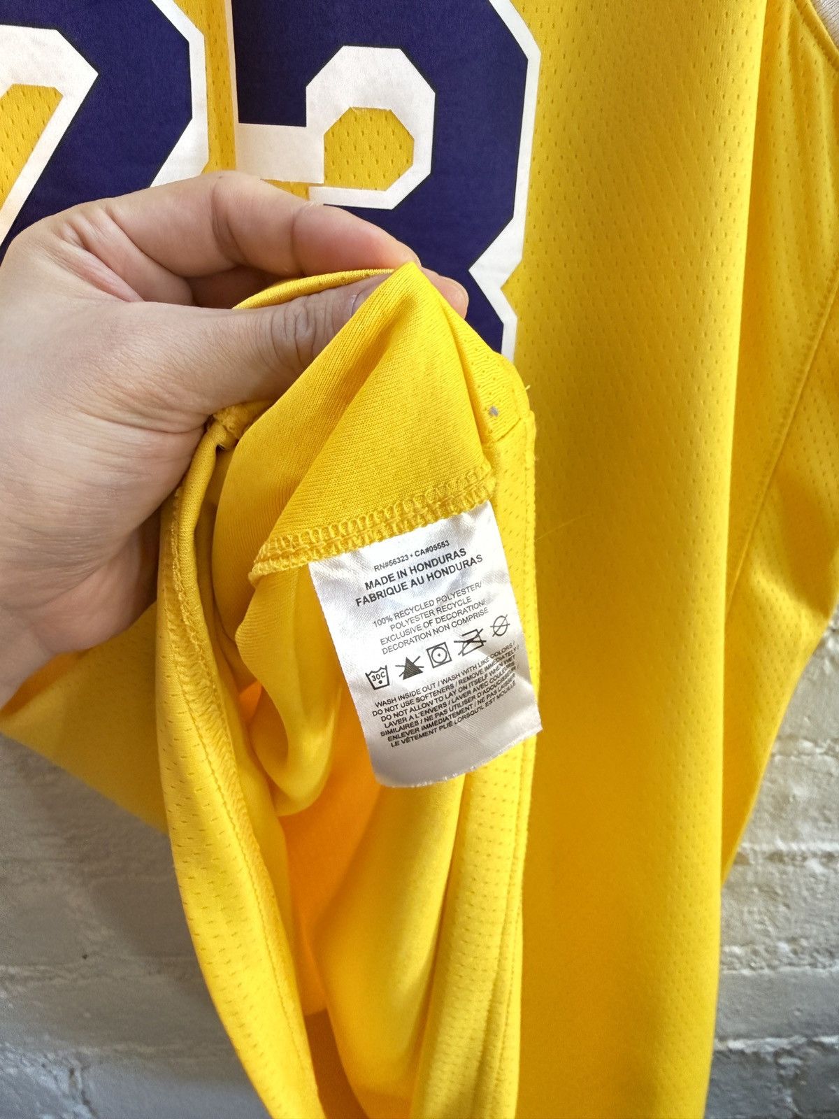 NBA Lebron Lakers Jersey Size US XL / EU 56 / 4 - 7 Thumbnail