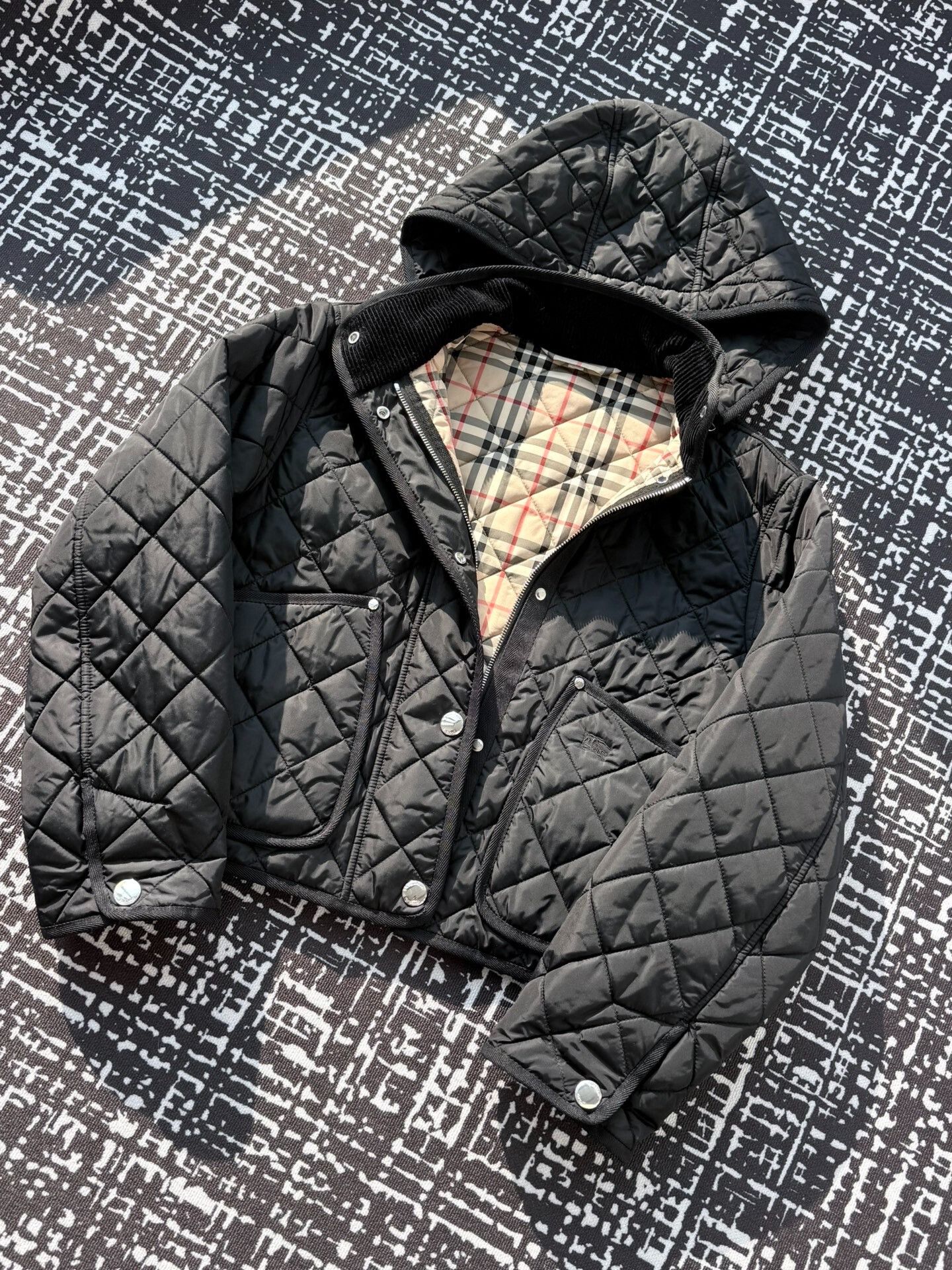 Burberry Burberry Cotton Puffer Jacket Size M / US 6-8 / IT 42-44 - 1 Thumbnail