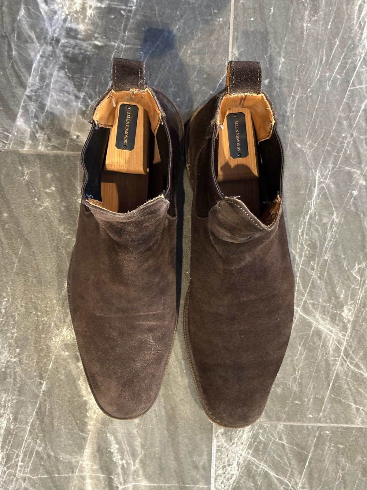 Allen Edmonds Suede Liverpool Chelsea Boots Size US 10 / EU 43 - 2 Thumbnail