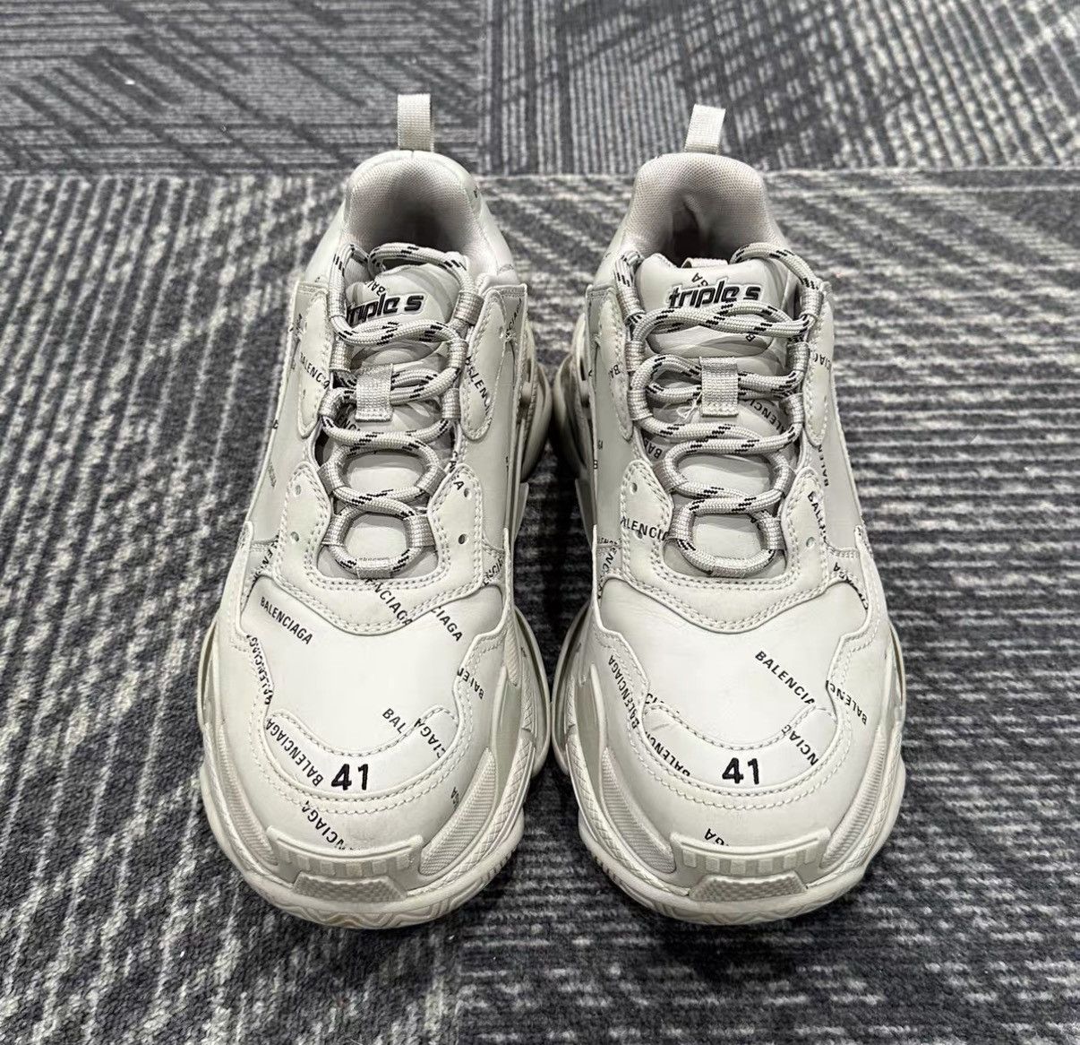 Balenciaga Balenciaga Triple S Grey Graffiti Sneakers J42 Size US 8 / EU 41 - 2 Thumbnail