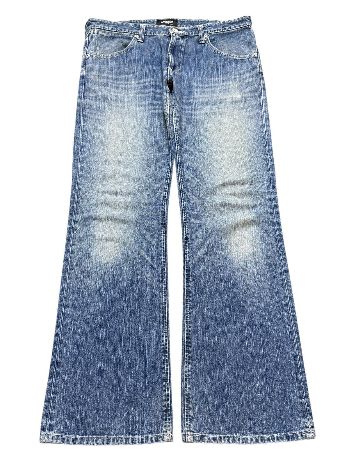Wrangler Vintage 90s Wrangler Blue Faded Wash Wide Leg Bootcuts Jeans Size US 36 / EU 52 - 1 Thumbnail