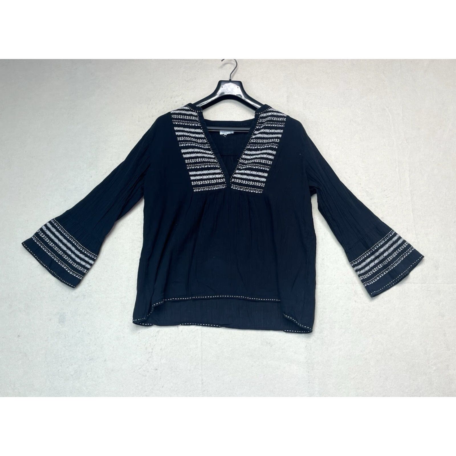 Velvet Velvet by Graham & Spencer Blouse Womens Large Black V-Neck Long Sleeve Regular Size L / US 10 / IT 46 - 2 Thumbnail