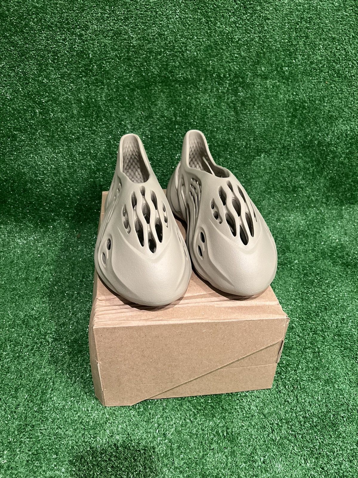 Adidas × Kanye West Yeezy Foam Runner 'Stone Salt' Size US 15 / EU 48 - 3 Thumbnail