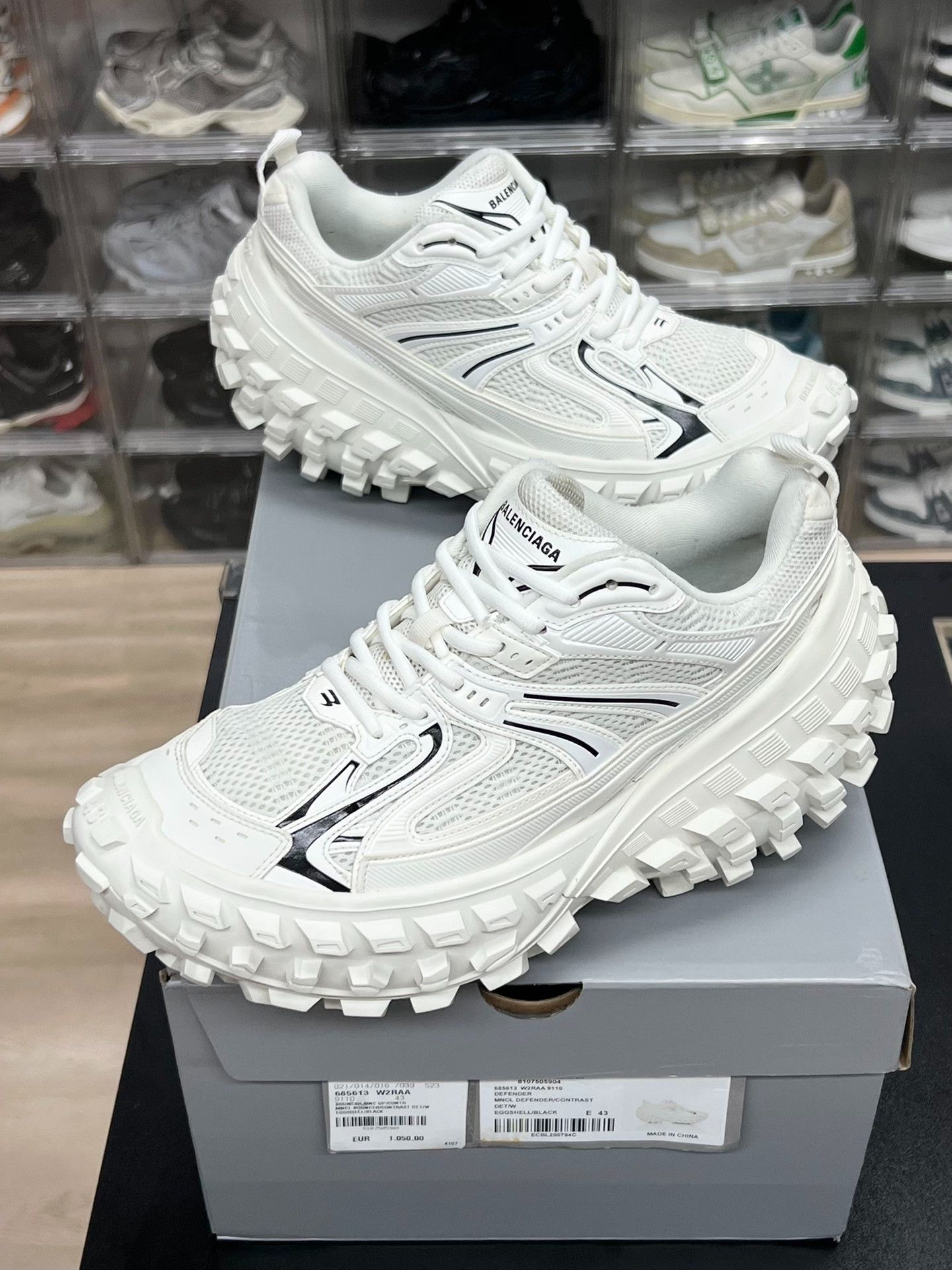 Balenciaga Balenciaga White Lowtop Sneakers 10 Men Size US 10 / EU 43 - 1 Thumbnail