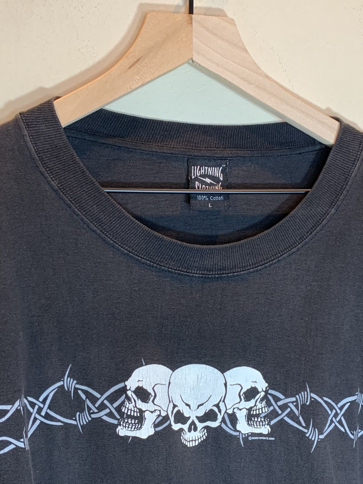 Vintage RARE* Vintage Skulls & Barbed Wire Art Sleeve Print LS Shirt Size US L / EU 52-54 / 3 - 4 Thumbnail