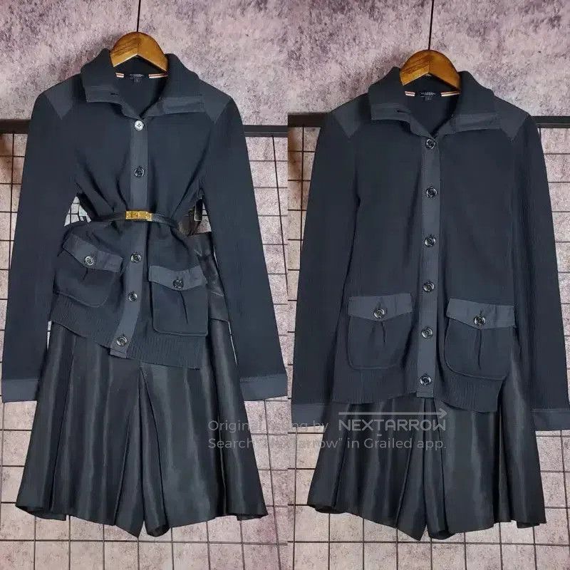 Burberry Navy Blue Cotton Long Sleeve Sweater.
