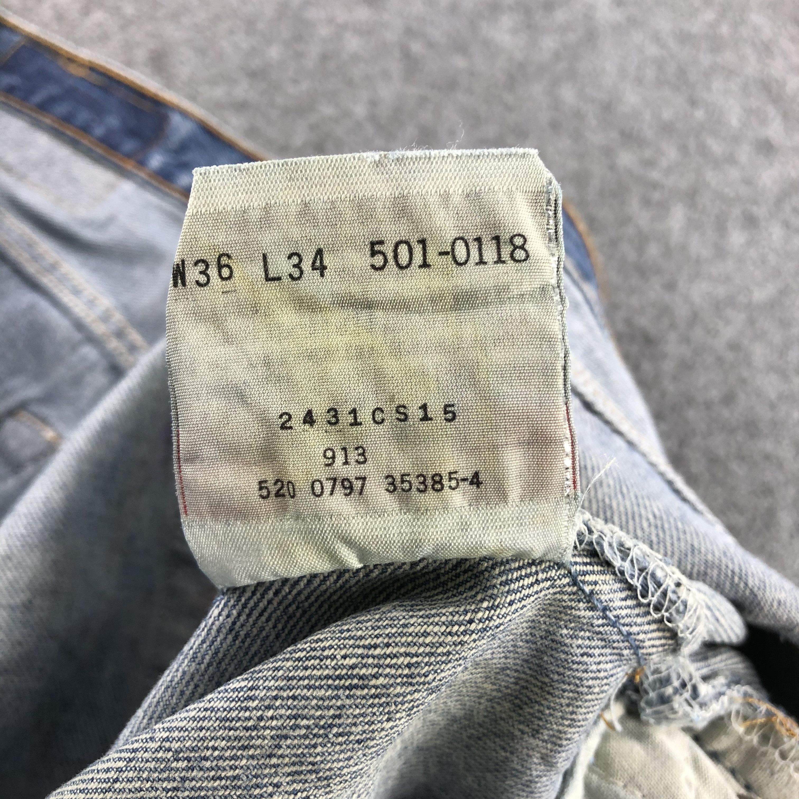 Levi's Vintage 90s Blue Wash Levis 501 Jeans-J1760 Size US 35 - 15 Thumbnail