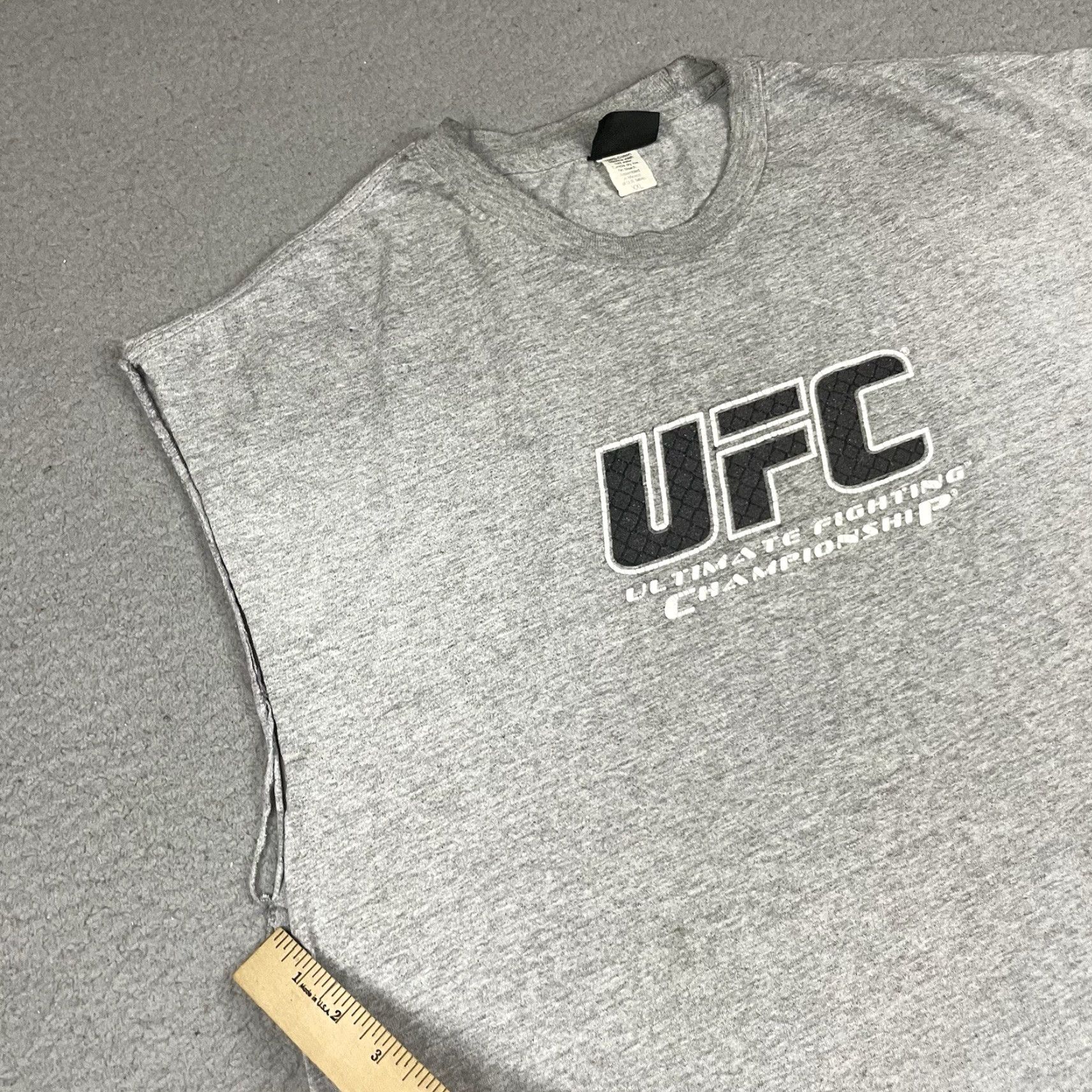 UFC VINTAGE UFC T-Shirt Mens 2XL Gray Sleeveless MMA Graphic Fighting Y2K Rare Vtg Size US XXL / EU 58 / 5 - 7 Thumbnail