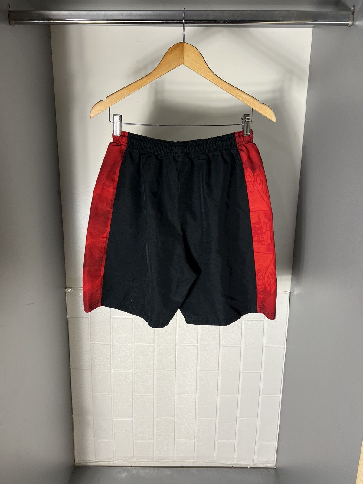 Vintage VERY RARE UMBRO FC MANCHESTER UNITED ENGLAND SOCCER SHORTS Size US 30 / EU 46 - 7 Thumbnail