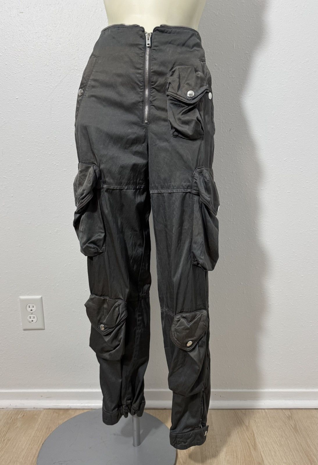 Acne Studios EUC Acne Studios Dusty Grey Satin Cargo Pants Size 28" / US 6 / IT 42 - 2 Thumbnail
