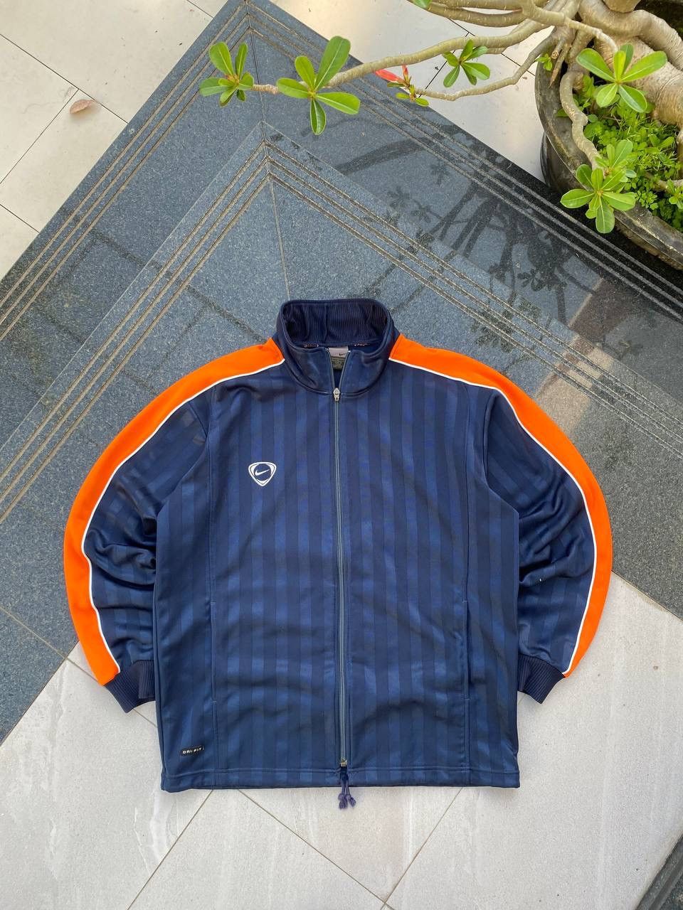 Nike × Vintage 90S NIKE RARE SWOOSH RETRO MULTI LOGO Y2K ZIP HOODIE Size US L / EU 52-54 / 3 - 1 Thumbnail
