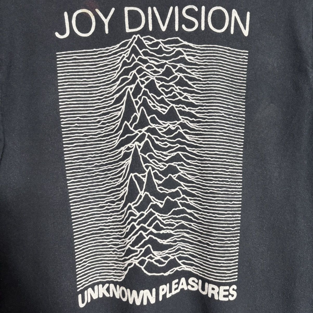 Band Tees Vintage Y2K Joy Division Unknown Pleasures Band Tee Size US M / EU 48-50 / 2 - 2 Thumbnail