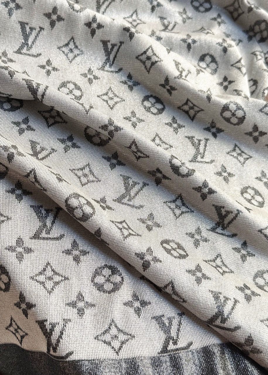 Louis Vuitton Louis Vuitton Silver Metallic Knit Silk Monogram T-shirt Size L / US 10 / IT 46 - 5 Thumbnail