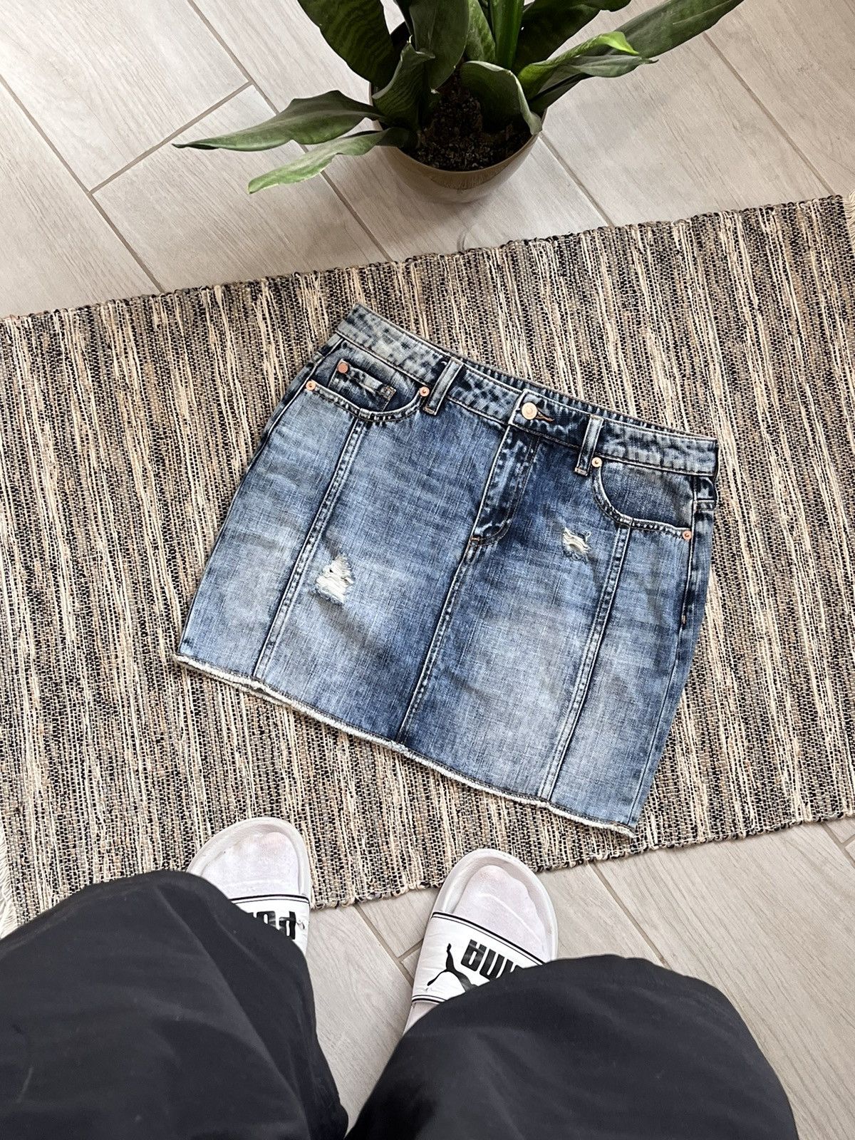 Armani Exchange × Vintage Armani Exchange skirt luxury distressed faded style Size 28" / US 6 / IT 42 - 2 Thumbnail