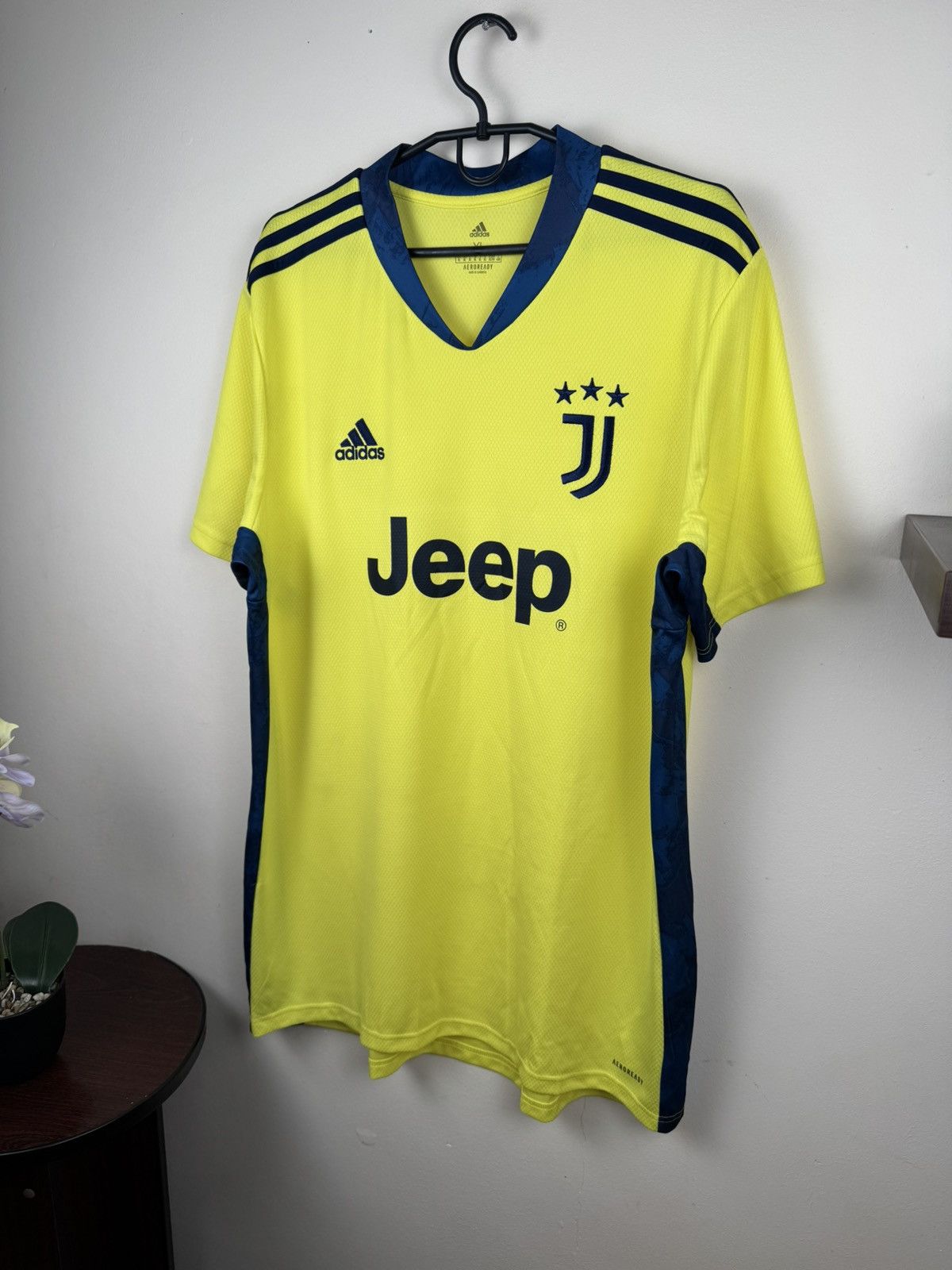 Adidas Juventus 2020 Home GK Goalkeeper football Shirt Jersey XL Size US XL / EU 56 / 4 - 4 Thumbnail