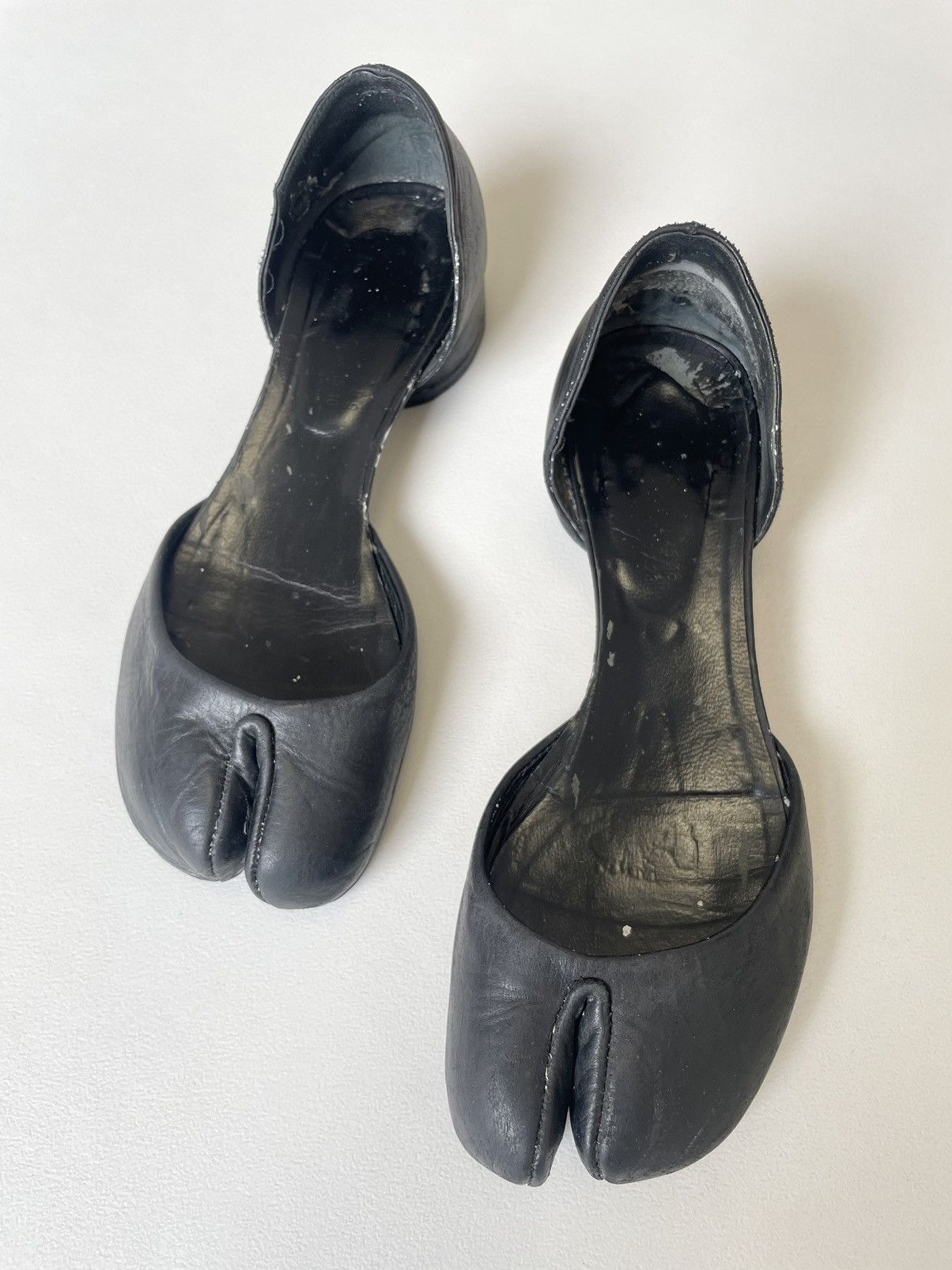 Maison Margiela 1990s Black Painted Mule Tabi Shoes Size US 8 / IT 38 - 1 Thumbnail