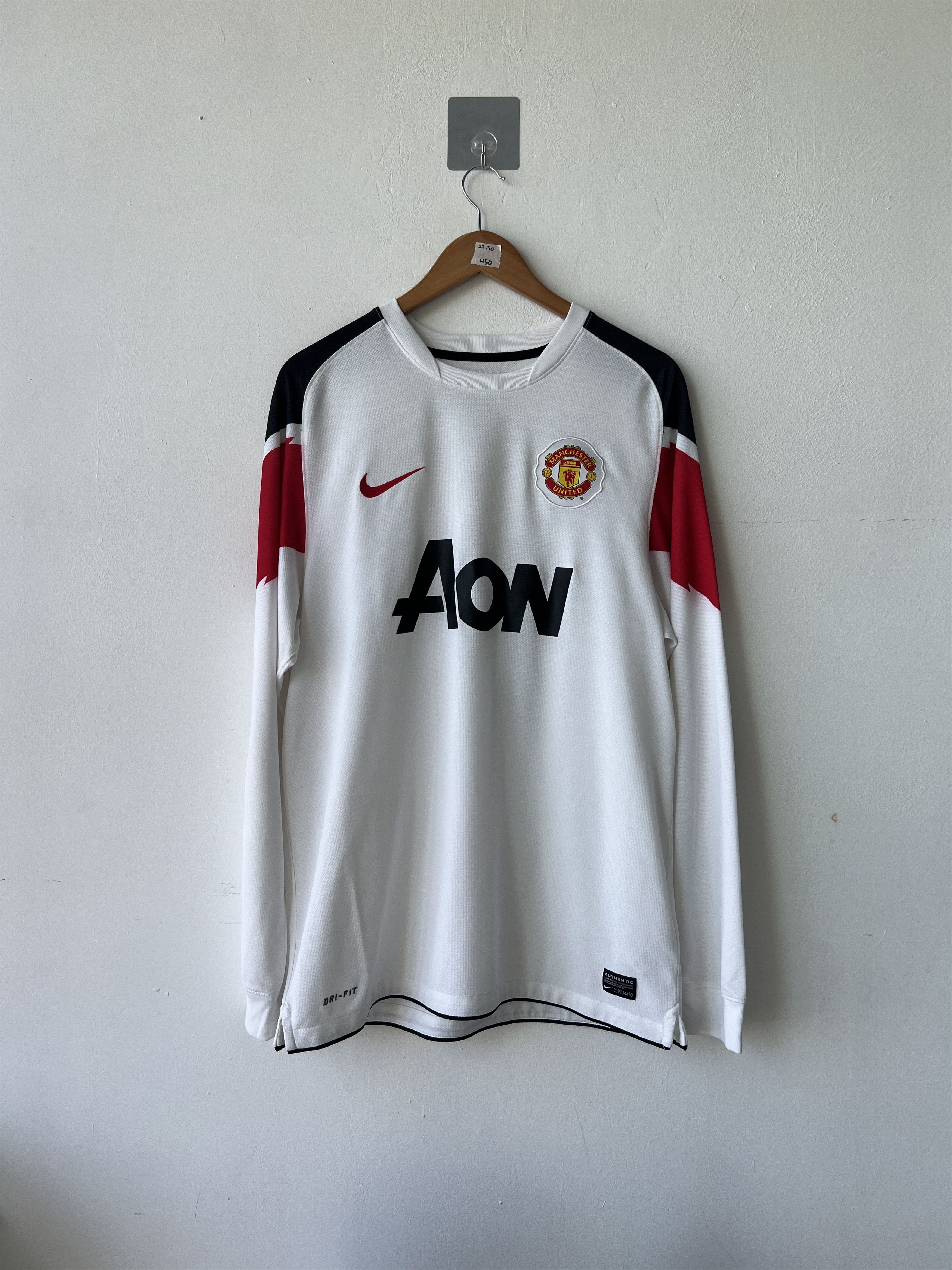 Nike (L) Manchester United 2010-12 Away Long Sleeve Kit Rooney 10 Size US L / EU 52-54 / 3 - 2 Thumbnail