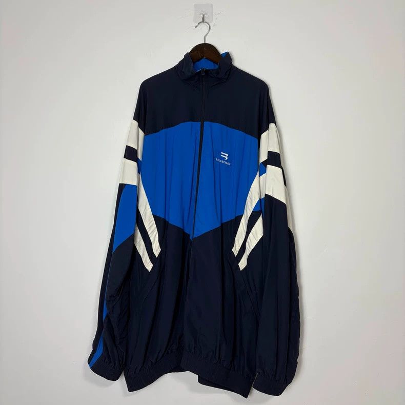 Balenciaga Balenciaga Sportyb embroidered blue and white color matchi Size US S / EU 44-46 / 1 - 1 Thumbnail