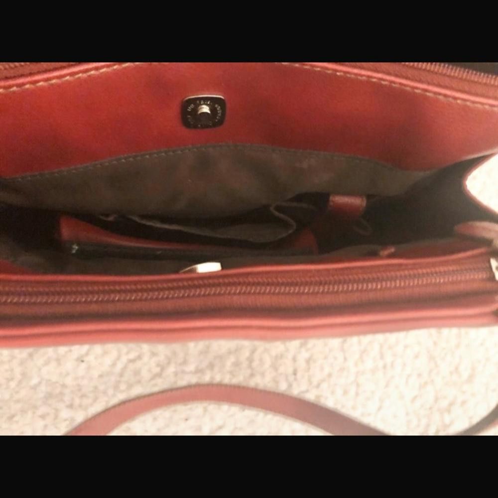 Liz Claiborne medium extendable red bag