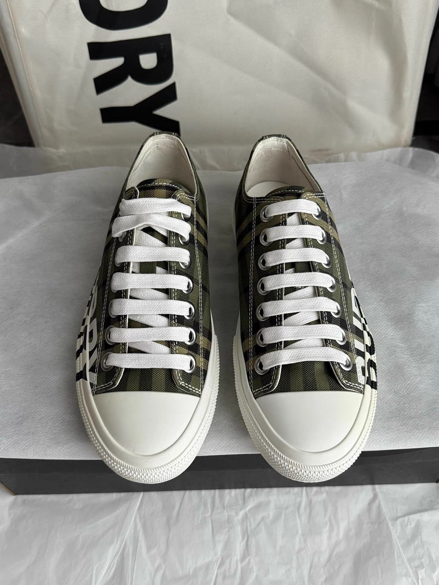 Burberry Burberry Vintage Check Sneakers K6 Size US 5 / IT 35 - 2 Thumbnail