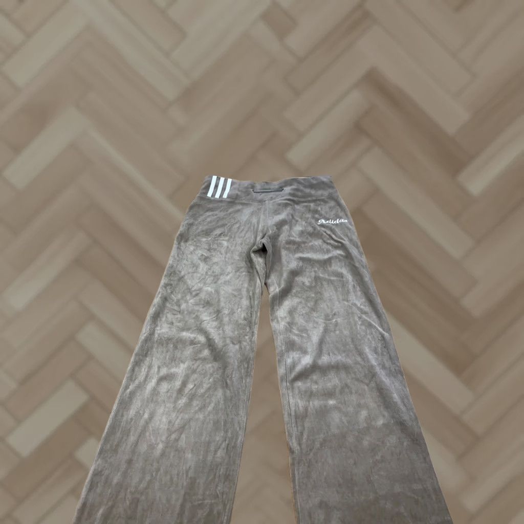 Adidas VINTAGE adidas Velour Track Pants Women S Tan Y2K Baggy 13137 Size 28" / US 6 / IT 42 - 1 Thumbnail