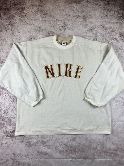 Nike beige best sale sweater vintage