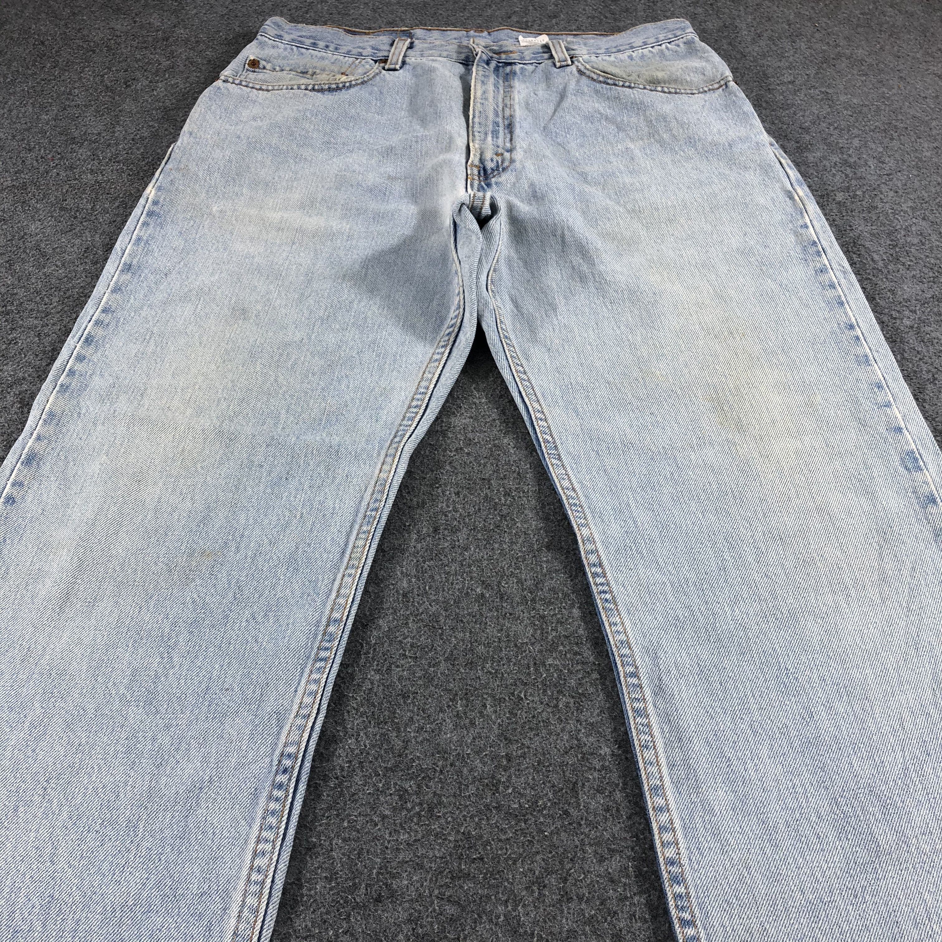 Levi's Vintage 90s Light Wash Levis 505 Jeans- J1299 Size US 33 - 3 Thumbnail