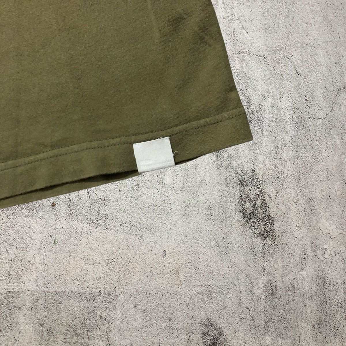 White Mountaineering 🇯🇵 White Mountaineering Logo Japan Box T-shirt Green Army Size US M / EU 48-50 / 2 - 7 Thumbnail