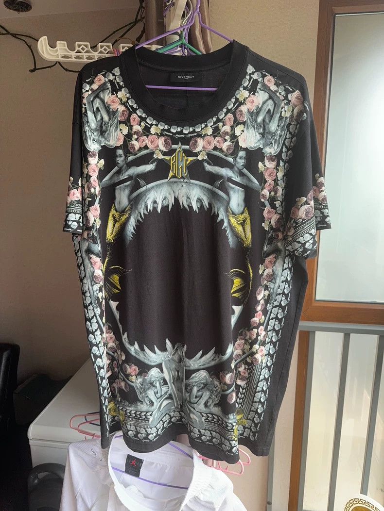 Givenchy Short-sleeved T-shirt Flower shark T-shirt