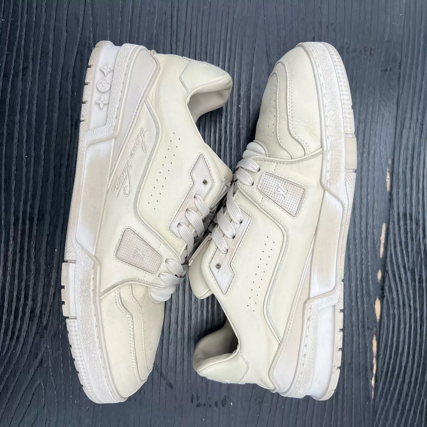 Louis Vuitton LV Trainer Off-White Distressed 7.5 (41.5) Size US 8.5 / EU 41-42 - 3 Thumbnail