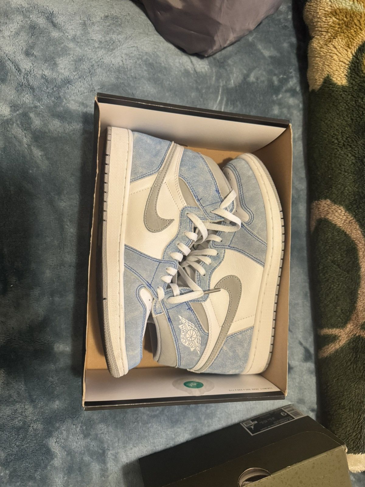 Nike Jordan 1 hyper royal Size US 9 / EU 42 - 9 Thumbnail