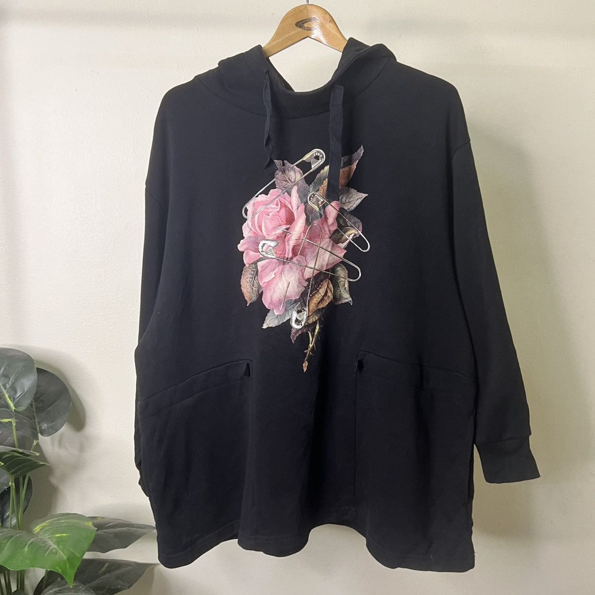 GU × Undercover Undercover X GU Collabration Graphic Pullover Hoodie Size L / US 10 / IT 46 - 4 Thumbnail