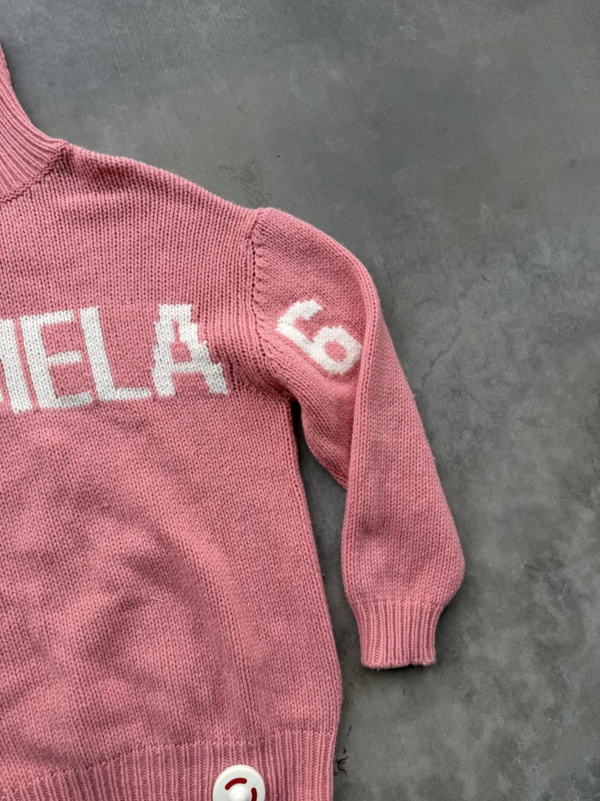 Maison Margiela Maison Margiela MM6 Kids Logo Knit Crewneck – Pink – 14Y Size US XXS / EU 40 - 3 Thumbnail