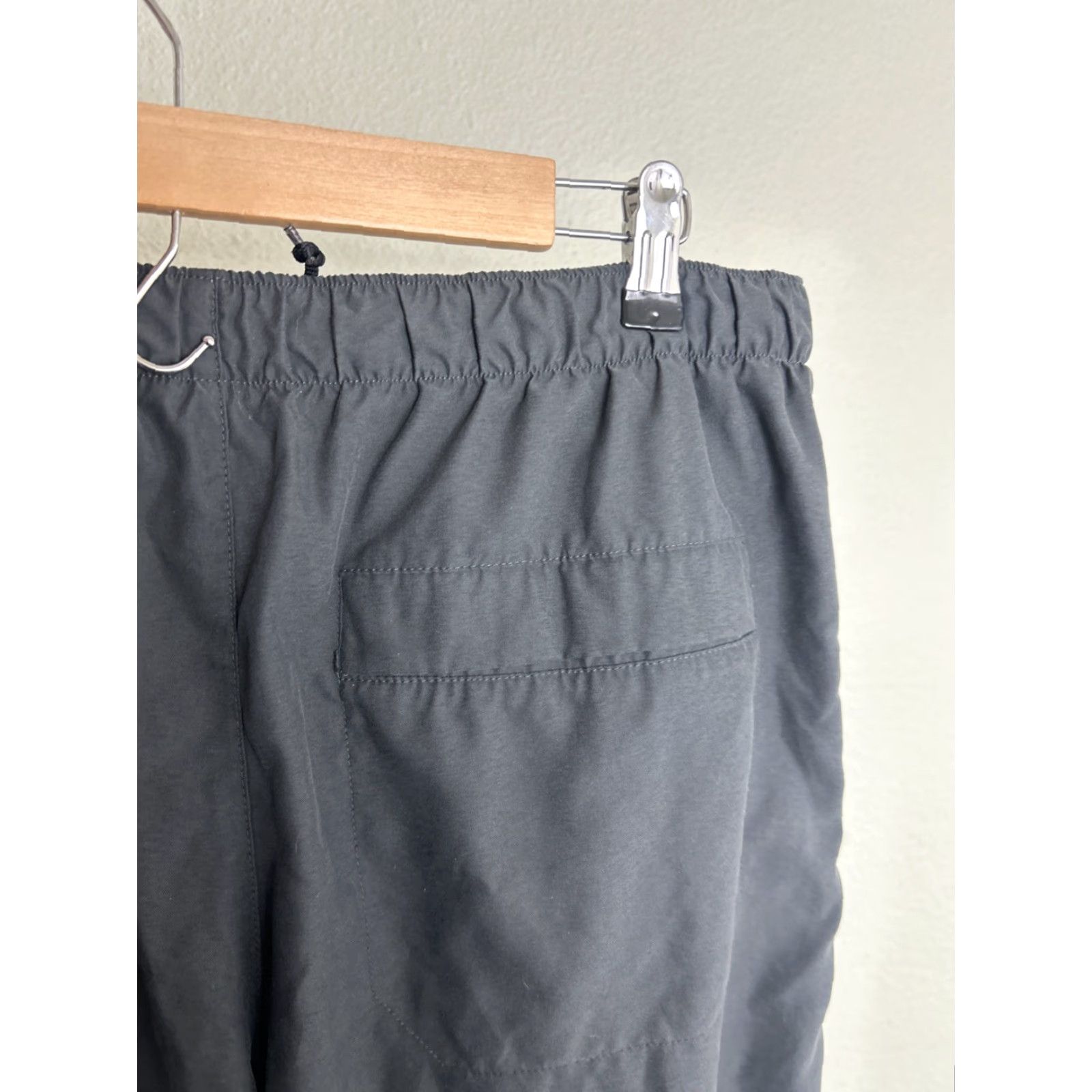 Nike VINTAGE Nike Mens Large Black Drawstring Cargo Lined Swim Trunks Trunks 36x12 Mens Size ONE SIZE - 7 Thumbnail