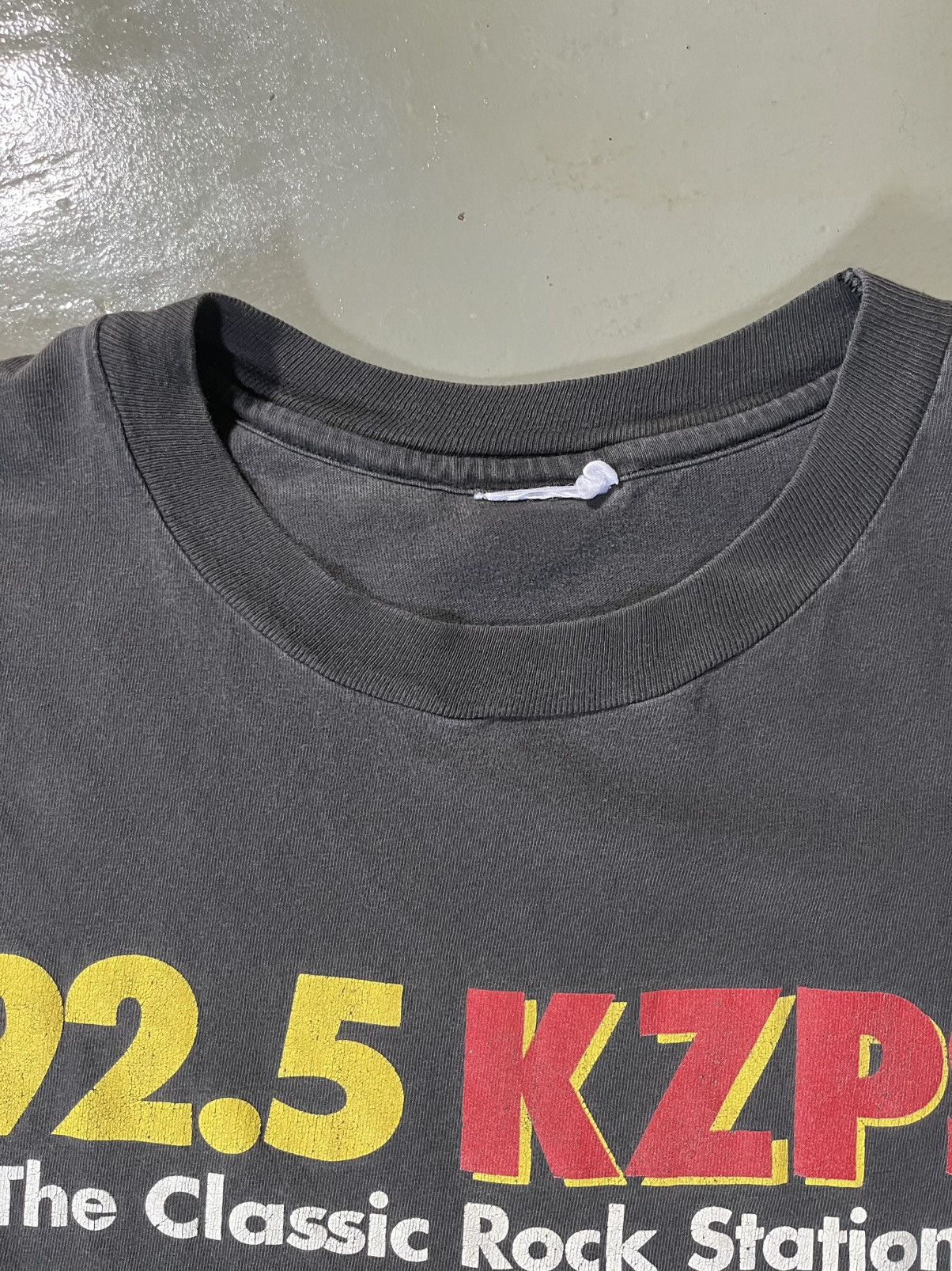 Vintage Vintage KZPS 92.5 The Classic Rock Station promo sleeveless Size US XL / EU 56 / 4 - 2 Thumbnail