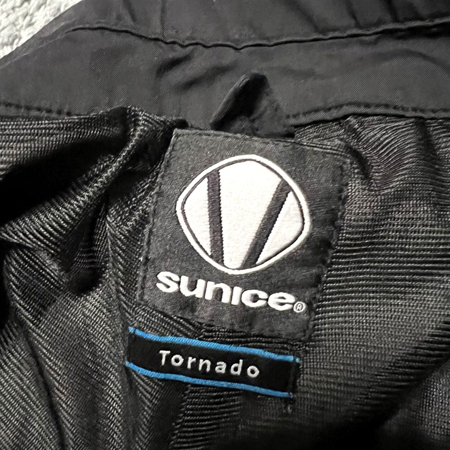 Vintage Sunice Tornado Pants Mens XL Flex Vent Nylon Adjustable Waist Windbreaker Pants Mens XL Black 37x30 Windbreaker Mens Size US 36 / EU 52 - 6 Thumbnail