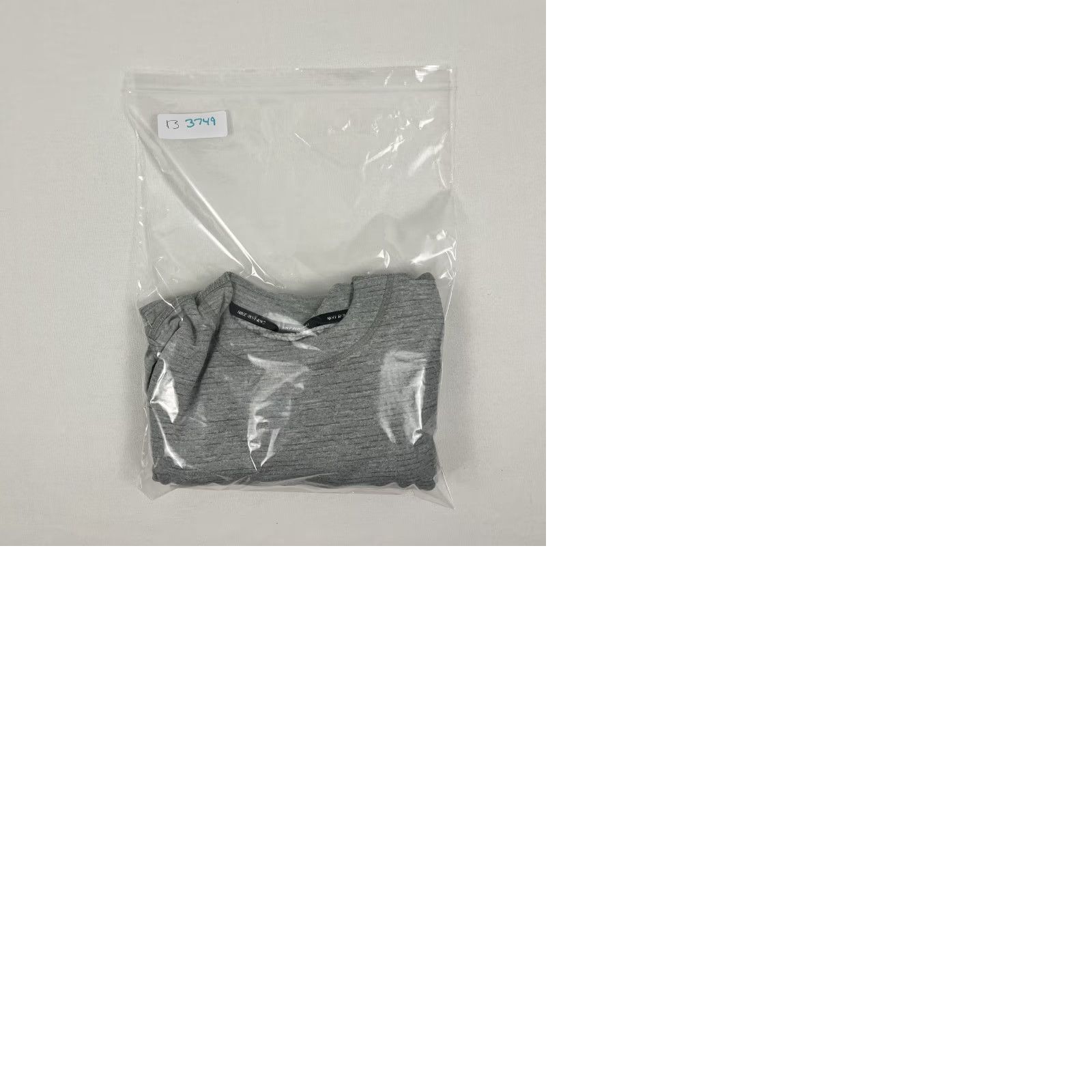 Nike **Women's Medium Nike Dri-Fit Element Grey Long Sleeve Crop Top** User: **Women's Medium Nike Dri-Fit Element Gray Long Sleeve Cropped Shirt** Size M / US 6-8 / IT 42-44 - 9 Thumbnail