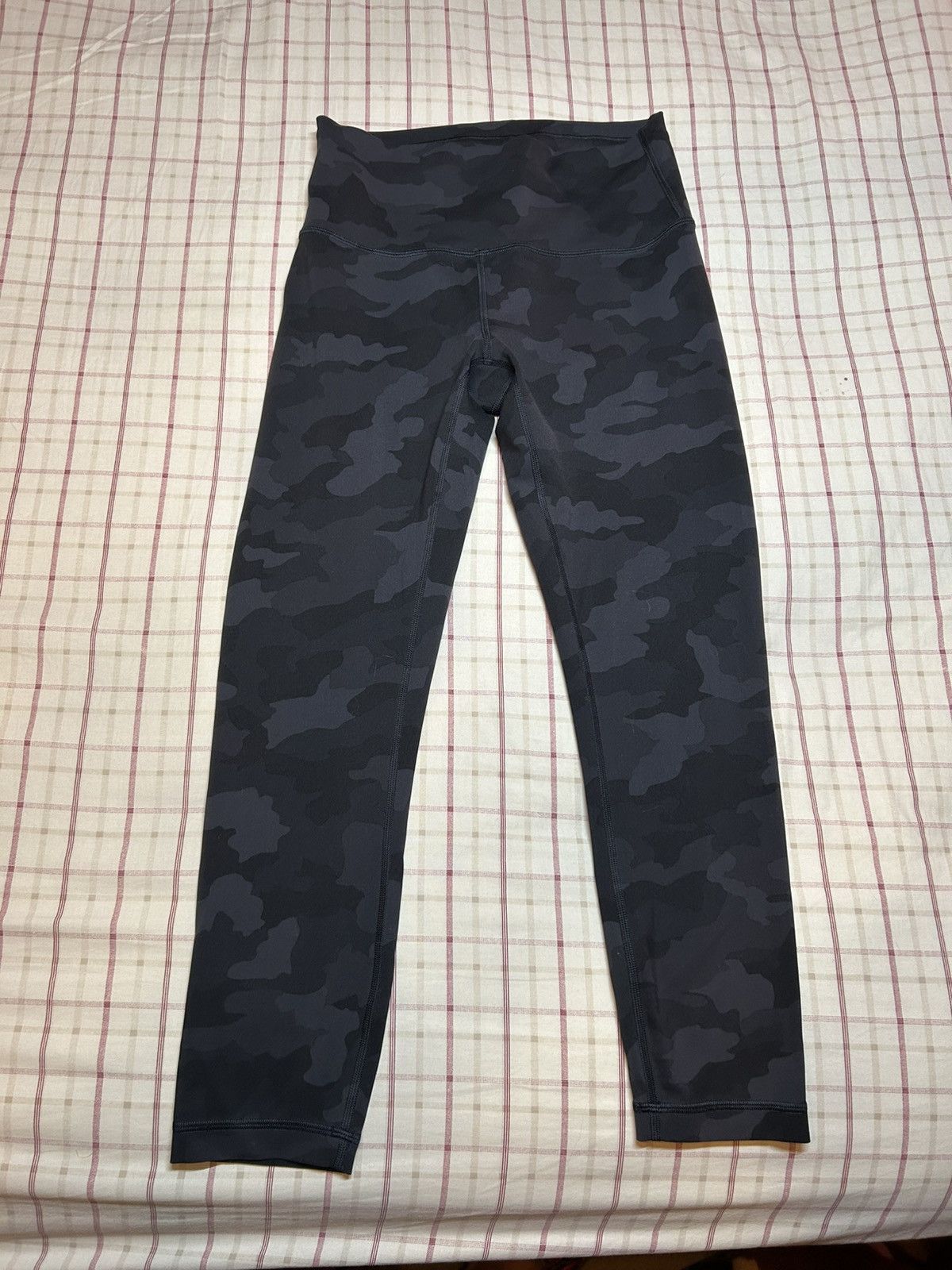 Lululemon Lululemon Black/Gray Camo Size 30" / US 8 / IT 44 - 1 Thumbnail