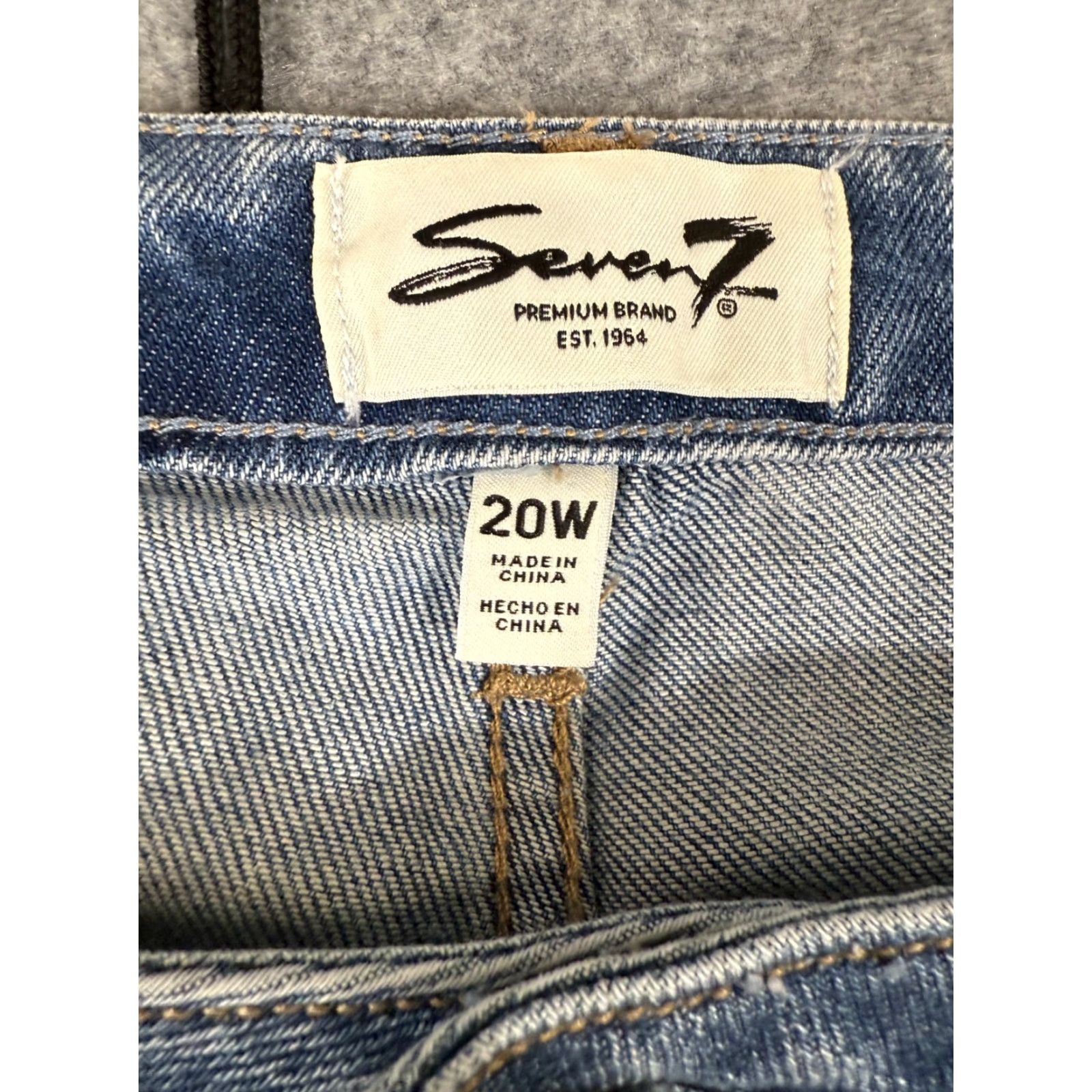 Vintage VINTAGE Seven7 High Rise Loose Straight Leg Jeans Womens 20W Blue Denim Stretch NWT Size 42" / US 20 - 7 Thumbnail