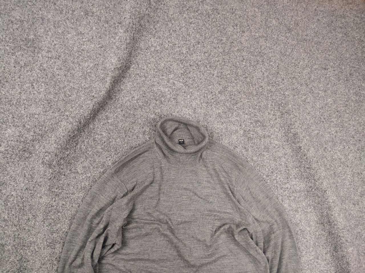 Uniqlo Uniqlo light wool Sweater high turtleneck collar Gray Color Size US M / EU 48-50 / 2 - 1 Thumbnail