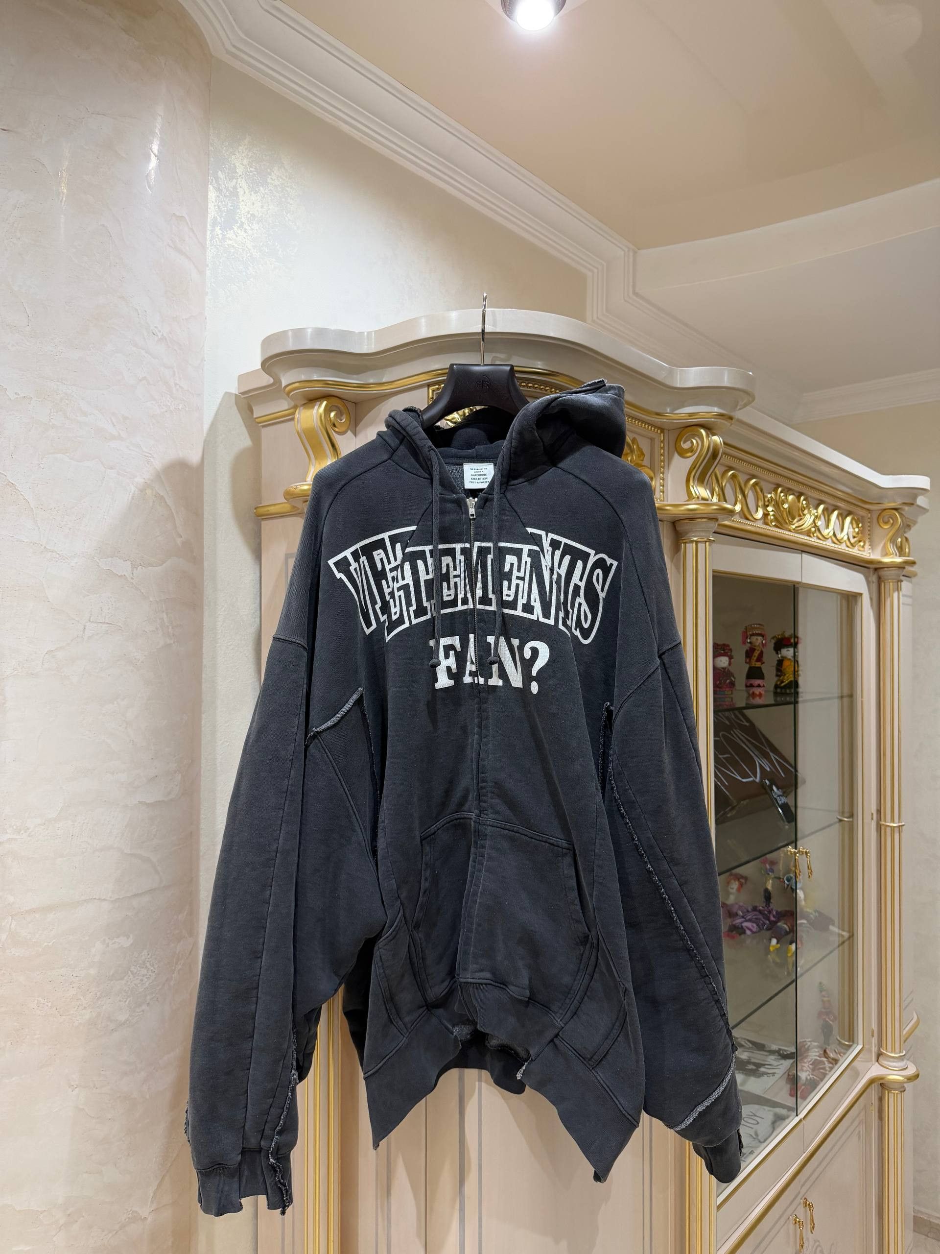 Vetements Free Hugs Zip-up Hoodie | Grailed